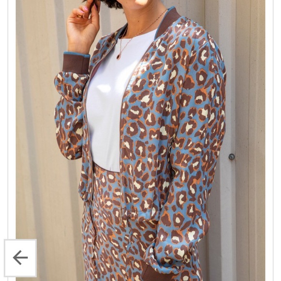 Set of Satin Bomber and Skirt - blue leopard print - Picture 3 of 8